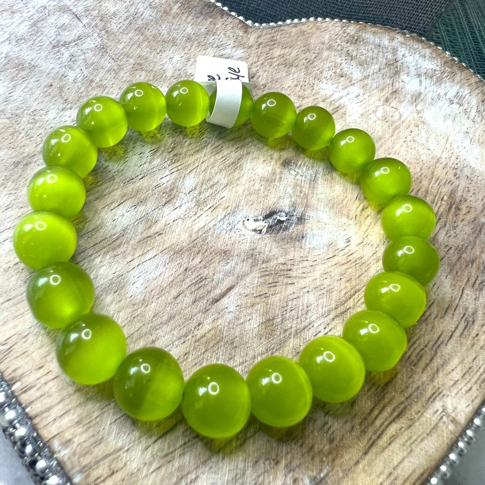 Olive Green Cat's Eye bracelet Heart Chakra – Love, Altruism, & Connection.